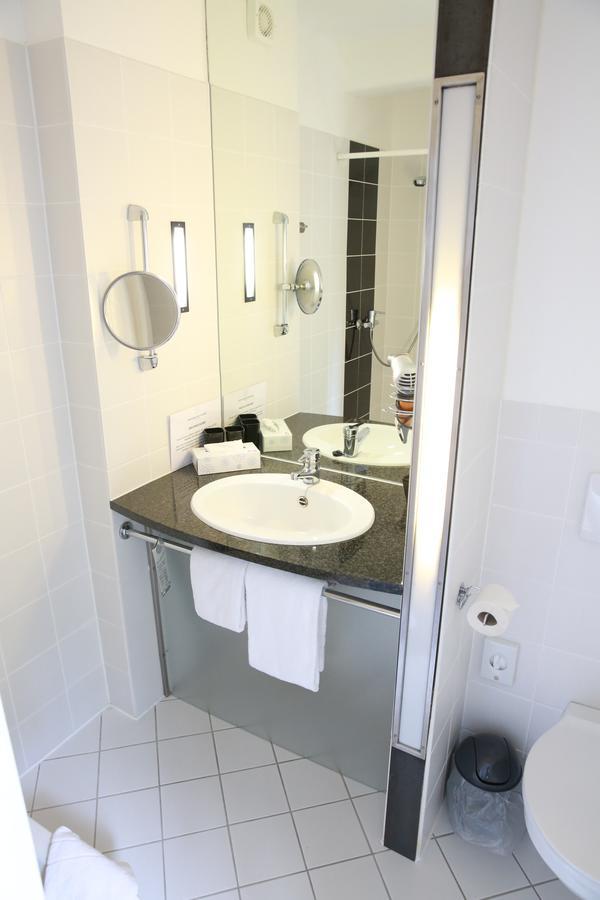 Kleines Zweibettzimmer